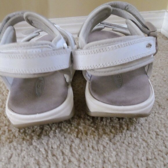 Mbt Kisumu White Sandals - 9/9.5 - Picture 5 of 11